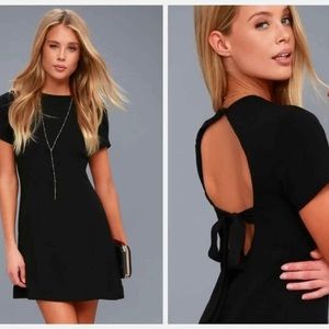 NWT Short sleeve tieback Lulu’s size medium T-shirt dress